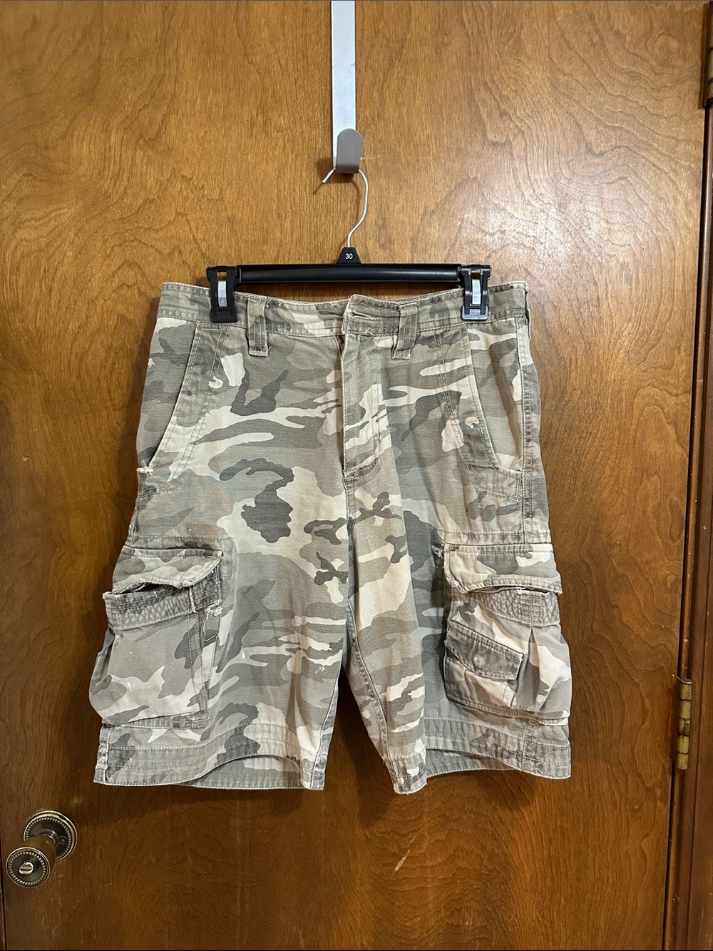 urban pipeline Men's Camo Cargo Shorts - Beige & Olive